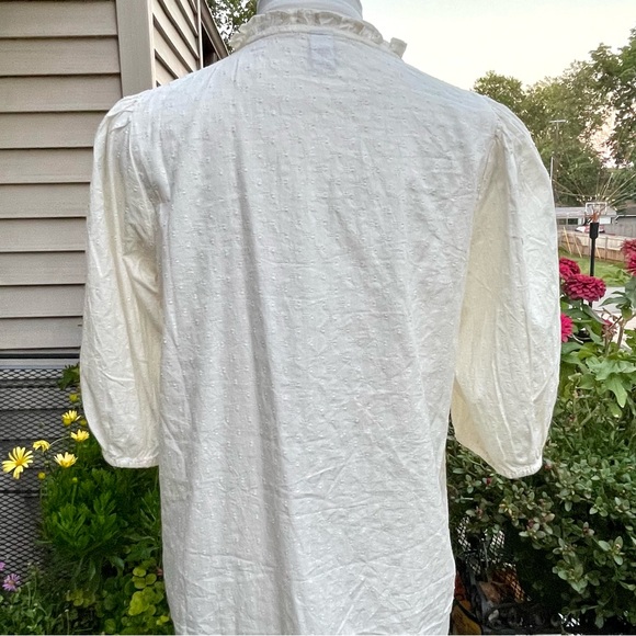 Old Navy Lace Trim Button Down Top Size Medium - Picture 7 of 9